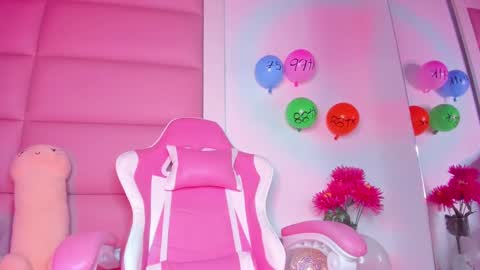 littlee_emma_ online show from February 2025 06:33:01 AM