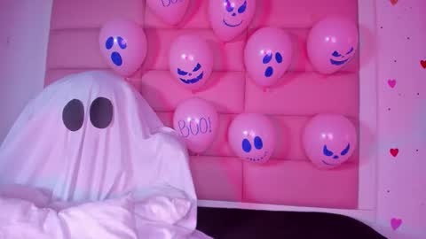 littlee_emma_ online show from October 2025 03:16:02 AM