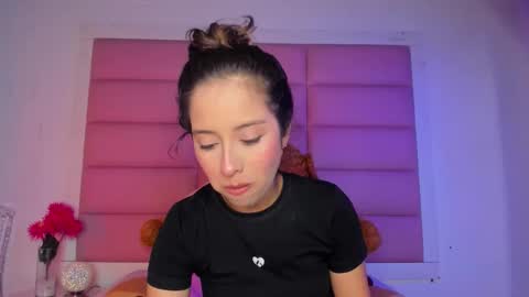 littlee_emma_ online show from January 2026 03:09:02 AM