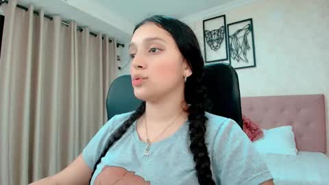 Snapshot of littlemolly_pregnant chatting on March 2026 12:28:01 AM Sarahs Room online show from March 2026 12:28:01 AM