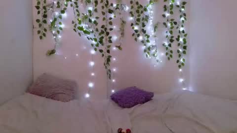 Snapshot of littlemoonx chatting on June 2026 09:06:01 PM Moon online show from June 2026 09:06:01 PM