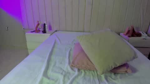 im olivia IG littleolivia01 online show from January 2026 01:02:02 PM