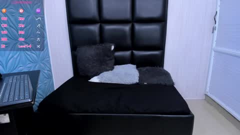 Snapshot of littleparker chatting on February 2025 05:48:01 PM PARKER online show from February 2025 05:48:01 PM