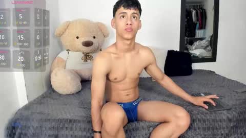 Snapshot of littleparker chatting on October 2025 12:40:02 PM PARKER online show from October 2025 12:40:02 PM