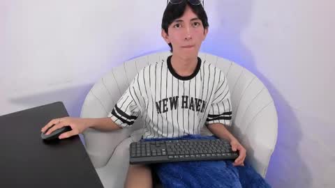 Snapshot of littleprince_ chatting on June 2026 05:58:01 AM PRINCE online show from June 2026 05:58:01 AM