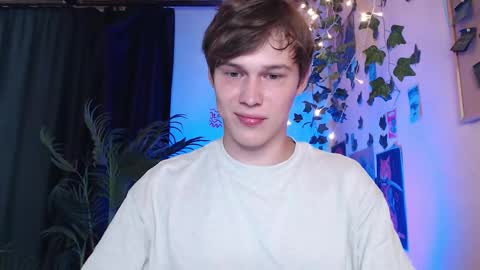 Snapshot of littlesadcabbage chatting on September 2025 07:35:02 PM Sonnenschein online show from September 2025 07:35:02 PM