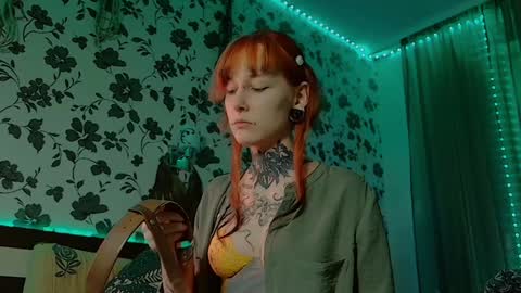 Niki  free tg channel with some photos gifs and info about streams  online show from January 2025 06:19:01 PM