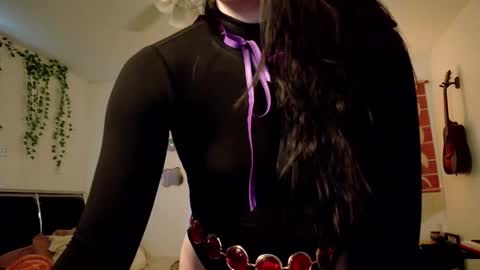 Eliza online show from October 2025 12:17:02 PM