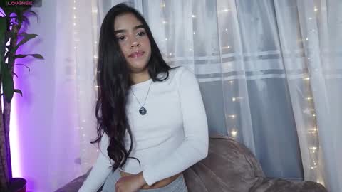 Snapshot of littletammy_ chatting on September 2025 12:32:01 PM littletammy_ online show from September 2025 12:32:01 PM