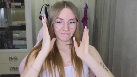 Eliana online show from January 2025 02:21:01 PM