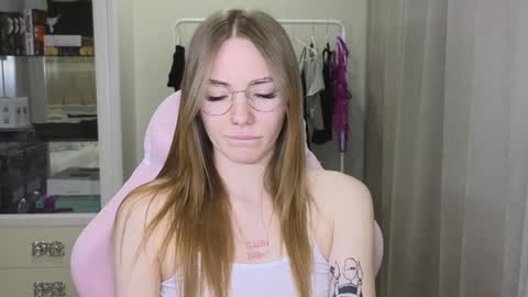 Eliana online show from February 2025 10:24:02 AM