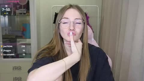 Eliana online show from March 2025 02:05:02 PM