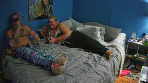 livingpuddle online show from October 2025 02:43:02 AM