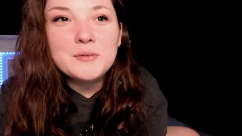 Liv online show from November 2025 01:25:02 AM