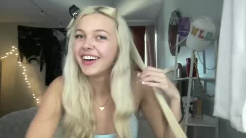 Snapshot of livvybunny chatting on July 2026 09:06:02 PM Livvy online show from July 2026 09:06:02 PM