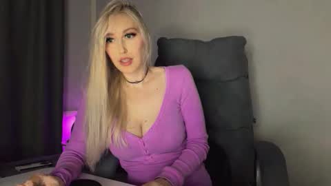 Liya Ray online show from November 2025 08:49:01 PM