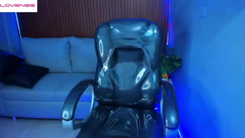 LIZ online show from April 2026 02:27:02 AM