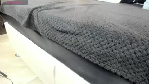 Liz  online show from January 2025 10:07:02 AM