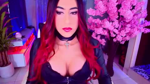 Snapshot of lizagothdoll chatting on November 2025 11:32:02 PM Liza Goth online show from November 2025 11:32:02 PM