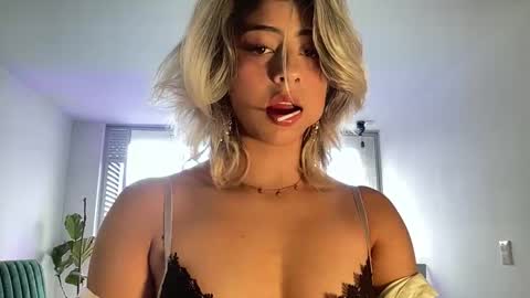 Lizeth online show from October 2025 04:22:01 PM