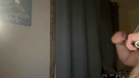 Snapshot of lizpurrxxx chatting on December 2024 03:04:02 PM Liz Purr online show from December 2024 03:04:02 PM