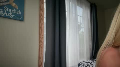 Snapshot of lizpurrxxx chatting on January 2025 06:47:01 PM Liz Purr online show from January 2025 06:47:01 PM