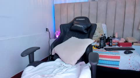 Liz online show from January 2025 10:55:01 PM