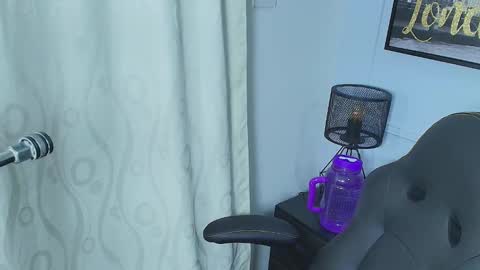 Lizz  online show from December 2024 12:35:01 PM