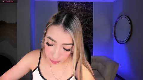 Lizz online show from November 2025 04:11:01 AM