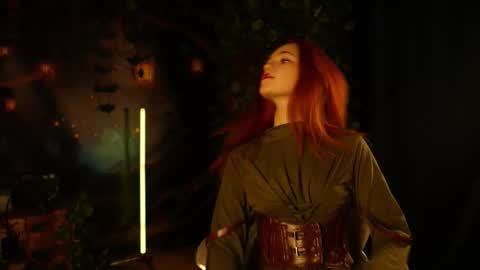 Elizabeth online show from November 2025 08:31:01 PM