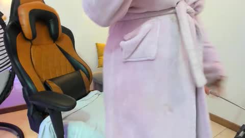 lizzie_williamss online show from September 2025 03:43:01 AM