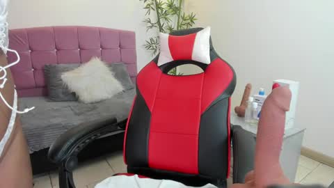 lizzie_williamss online show from June 2026 03:44:01 AM
