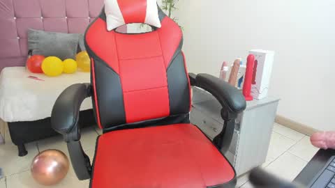 lizzie_williamss online show from June 2026 03:35:02 AM