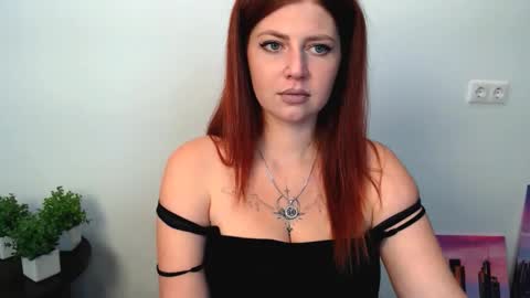 Lizzy3 online show from September 2025 01:15:01 PM