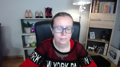 Lizzy online show from November 2025 05:20:02 AM