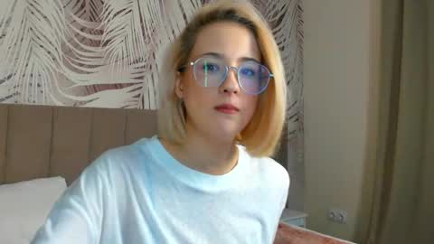 Snapshot of lizzysin chatting on April 2026 01:50:01 AM lizzysin online show from April 2026 01:50:01 AM