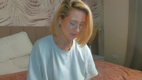 Snapshot of lizzysin chatting on April 2026 01:59:01 AM lizzysin online show from April 2026 01:59:01 AM