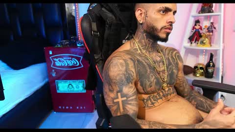 logan_hugh8 online show from December 2024 08:55:02 PM