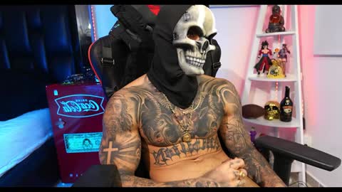 logan_hugh8 online show from December 2024 11:57:02 PM