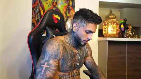 logan_hugh8 online show from September 2025 04:03:01 AM