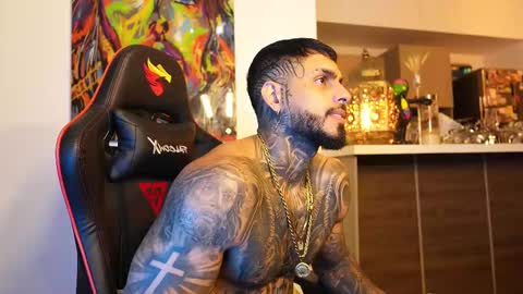 logan_hugh8 online show from September 2025 02:06:02 AM