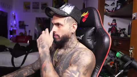 logan_hugh8 online show from April 2026 03:48:02 PM