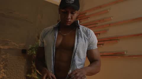 logan_varela online show from October 2025 12:32:01 AM