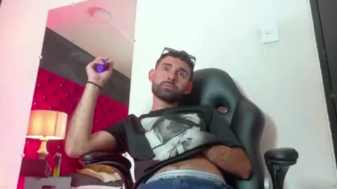 loganfoxx_ online show from June 2026 11:20:01 PM