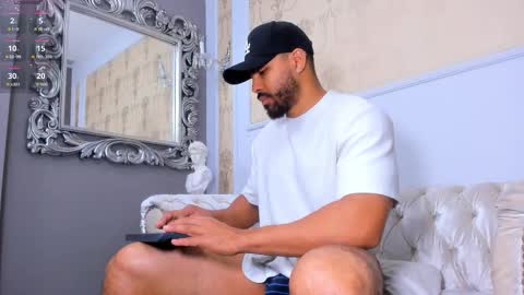 U can call me Logan online show from November 2025 02:11:01 AM