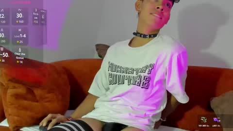 logantwink18 online show from October 2025 05:44:02 PM