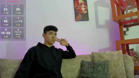 logantwink18 online show from November 2025 12:31:02 PM