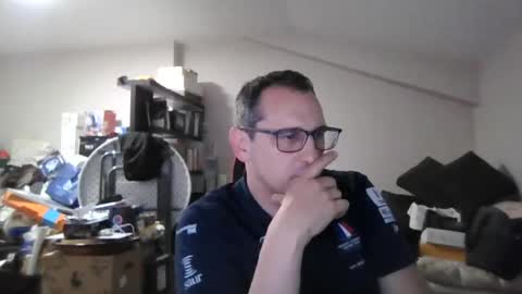 loic31 online show from May 2026 03:09:01 PM