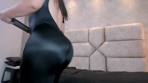 Lola Sweet online show from January 2025 01:35:01 PM