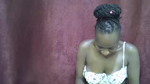 Snapshot of lola_beib chatting on April 2026 05:07:01 PM lola_beib online show from April 2026 05:07:01 PM